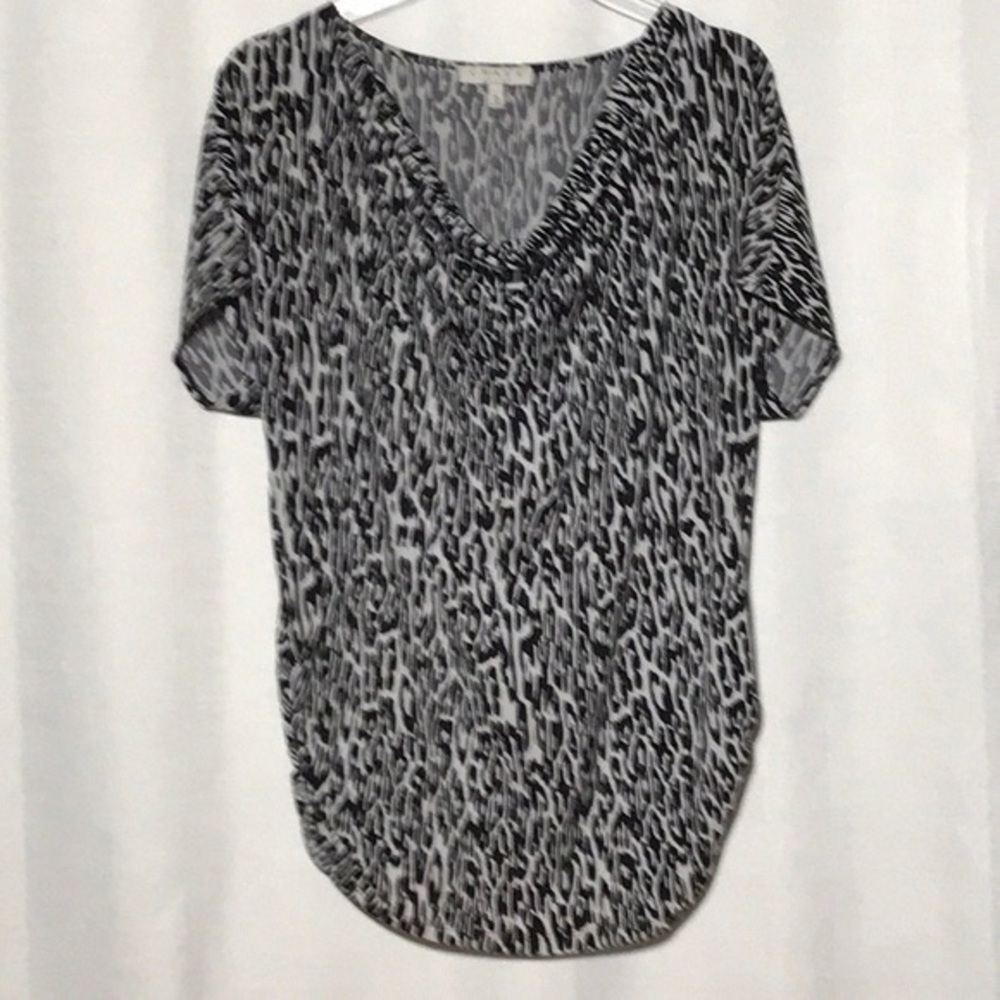 Chaus Black & White V-Neck Short Sleeve Animal Print Top